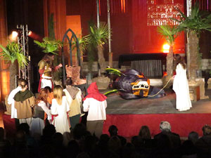 600 aniversari de la nau única de la Catedral de Girona. Representació de la Consueta de Sant Jordi cavaller