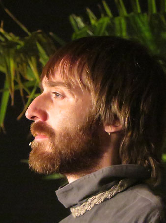 Un moment de la representació amb l'algotzir (Ivan Bustos)