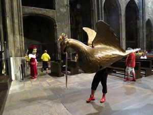 Corpus 2017. Assaig del ball de l'Àliga a la nau de la Catedral de Santa Maria