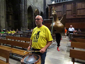 Corpus 2017. Assaig del ball de l'Àliga a la nau de la Catedral de Santa Maria