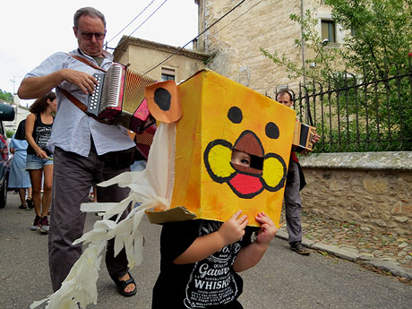 Festa Major de Sant Daniel 2017 - Cercavila des del mirador de Montorr&oacute; a la placeta d'entrada del Monestir de Sant Daniel