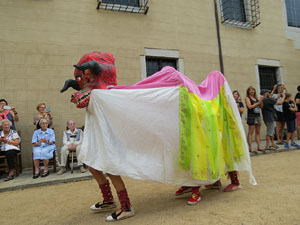 Festa Major de Sant Daniel 2017 - Danses i salutacions a la placeta del monestir de Sant Daniel