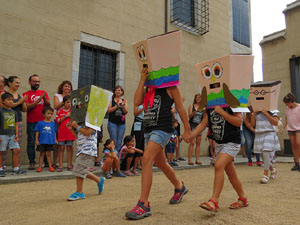 Festa Major de Sant Daniel 2017 - Danses i salutacions a la placeta del monestir de Sant Daniel