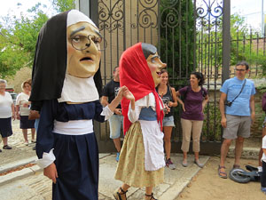 Festa Major de Sant Daniel 2017 - Danses i salutacions a la placeta del monestir de Sant Daniel