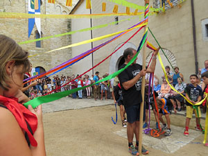 Festa Major de Sant Daniel 2017 - Danses i salutacions a la placeta del monestir de Sant Daniel