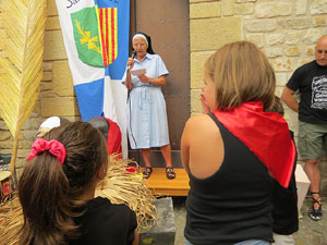 Festa Major de Sant Daniel 2017 - Danses i salutacions a la placeta del monestir de Sant Daniel