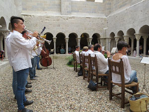 Festa Major de Sant Daniel 2017 - Audició i ballada de la Sardana de les monges al claustre del Monestir de Sant Daniel