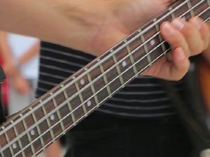 Festival de Guitarra 2017. Actuaci&oacute; de 13th Magic Skull a la pla&ccedil;a del Pou Rod&oacute;