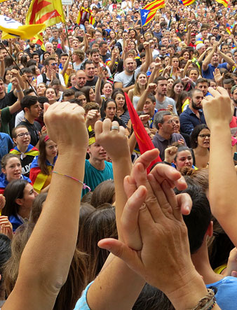 La manifestació a la plaça Pompeu Fabra