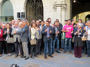 Concentració a la plaça del Vi de recolzament a l'alcaldessa Marta Madrenas, cridada a declarar per haver signat un decret a favor del referèndum 