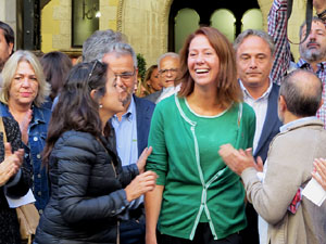 Concentració a la plaça del Vi de recolzament a l'alcaldessa Marta Madrenas, cridada a declarar per haver signat un decret a favor del referèndum 