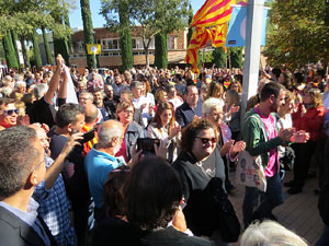 Marxa d'acompanyament a l'alcaldessa Marta Madrenas, cridada a declarar per haver signat un decret a favor del refer&egrave;ndum 