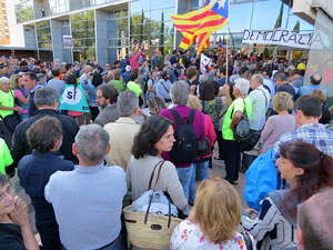 Arribada i sortida de l'alcaldessa Marta Madrenas del Palau de Justícia