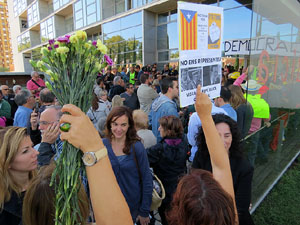 Arribada i sortida de l'alcaldessa Marta Madrenas del Palau de Justícia