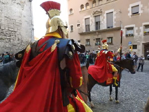 Setmana Santa 2017 a Girona. Sortida dels Manaies per lliurar el Penó