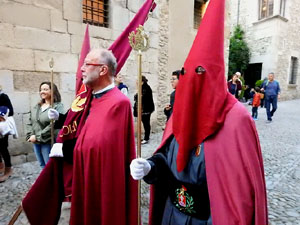 Setmana Santa 2017 a Girona. Sortida dels Manaies per lliurar el Penó