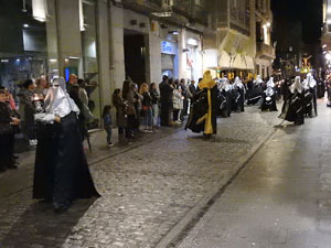 Setmana Santa 2017 a Girona. Process&oacute; del Sant Enterrament