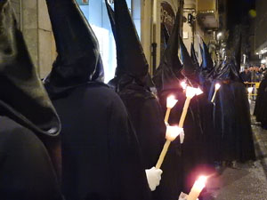 Setmana Santa 2017 a Girona. Process&oacute; del Sant Enterrament