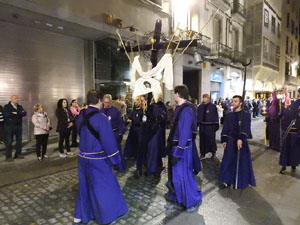 Setmana Santa 2017 a Girona. Process&oacute; del Sant Enterrament