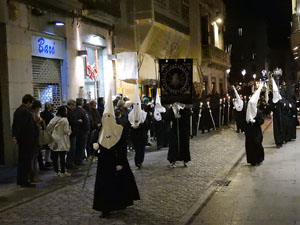 Setmana Santa 2017 a Girona. Process&oacute; del Sant Enterrament