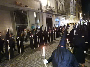 Setmana Santa 2017 a Girona. Process&oacute; del Sant Enterrament