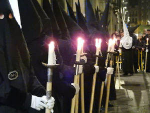 Setmana Santa 2017 a Girona. Process&oacute; del Sant Enterrament