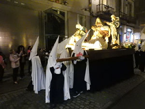 Setmana Santa 2017 a Girona. Process&oacute; del Sant Enterrament