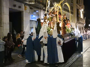 Setmana Santa 2017 a Girona. Process&oacute; del Sant Enterrament