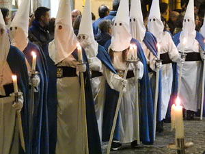 Setmana Santa 2017 a Girona. Process&oacute; del Sant Enterrament
