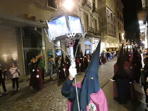 Setmana Santa 2017 a Girona. Process&oacute; del Sant Enterrament