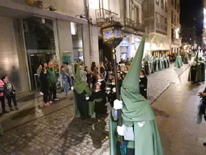 Setmana Santa 2017 a Girona. Process&oacute; del Sant Enterrament