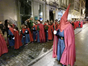 Setmana Santa 2017 a Girona. Process&oacute; del Sant Enterrament