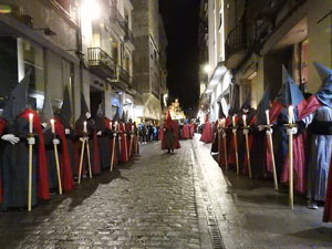 Setmana Santa 2017 a Girona. Process&oacute; del Sant Enterrament