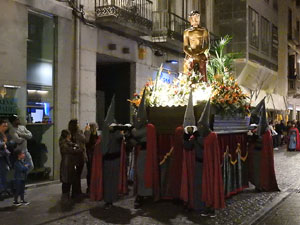 Setmana Santa 2017 a Girona. Process&oacute; del Sant Enterrament