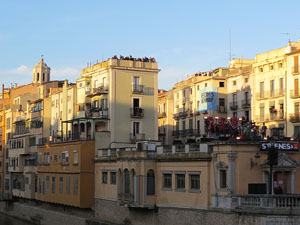 Festival Strenes 2017. Concert inaugural al terrat del punt d'Informaci&oacute; de la Rambla a c&agrave;rrec de Txarango