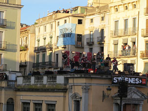 Festival Strenes 2017. Concert inaugural al terrat del punt d'Informaci&oacute; de la Rambla a c&agrave;rrec de Txarango