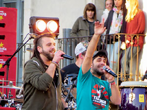 Festival Strenes 2017. Concert inaugural al terrat del punt d'Informaci&oacute; de la Rambla a c&agrave;rrec de Txarango
