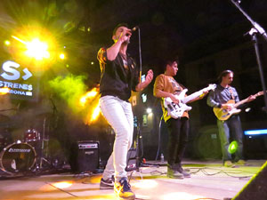 Festival Strenes 2017. Actuaci&oacute; del grup The Cuit's a la pla&ccedil;a de Santa Susanna del Mercadal