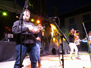 Festival Strenes 2017. Actuaci&oacute; del grup The Cuit's a la pla&ccedil;a de Santa Susanna del Mercadal