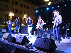 Festival Strenes 2017. Actuaci&oacute; del grup The Cuit's a la pla&ccedil;a de Santa Susanna del Mercadal
