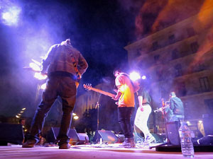 Festival Strenes 2017. Actuaci&oacute; del grup The Cuit's a la pla&ccedil;a de Santa Susanna del Mercadal