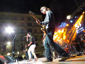 Festival Strenes 2017. Actuaci&oacute; del grup The Cuit's a la pla&ccedil;a de Santa Susanna del Mercadal