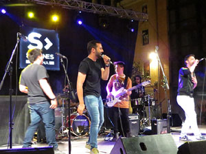 Festival Strenes 2017. Actuaci&oacute; del grup The Cuit's a la pla&ccedil;a de Santa Susanna del Mercadal