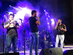 Festival Strenes 2017. Actuaci&oacute; del grup The Cuit's a la pla&ccedil;a de Santa Susanna del Mercadal