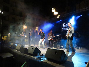 Festival Strenes 2017. Actuaci&oacute; del grup The Cuit's a la pla&ccedil;a de Santa Susanna del Mercadal