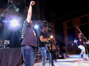 Festival Strenes 2017. Actuaci&oacute; del grup The Cuit's a la pla&ccedil;a de Santa Susanna del Mercadal