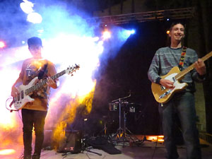 Festival Strenes 2017. Actuaci&oacute; del grup The Cuit's a la pla&ccedil;a de Santa Susanna del Mercadal