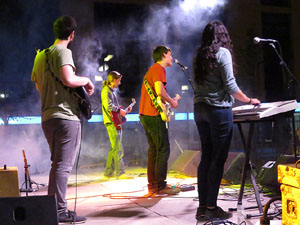 Festival Strenes 2017. Actuaci&oacute; del grup Koalan&uacute; a la pla&ccedil;a de Santa Susanna del Mercadal