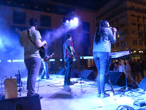 Festival Strenes 2017. Actuaci&oacute; del grup Koalan&uacute; a la pla&ccedil;a de Santa Susanna del Mercadal