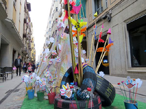 Temps de Flors 2017. Instal·lacions i muntatges als espais del carrer Nou